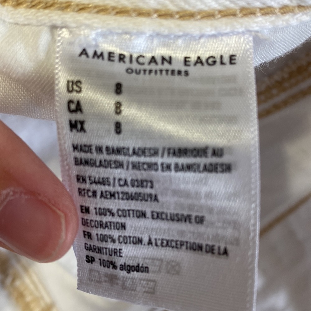 American Eagle White 90s Boyfriend Shorts - Picture 6 of 7